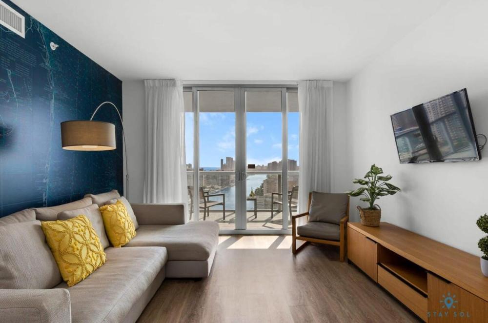 Infinite View with Balcony,Pool plus Near Beach